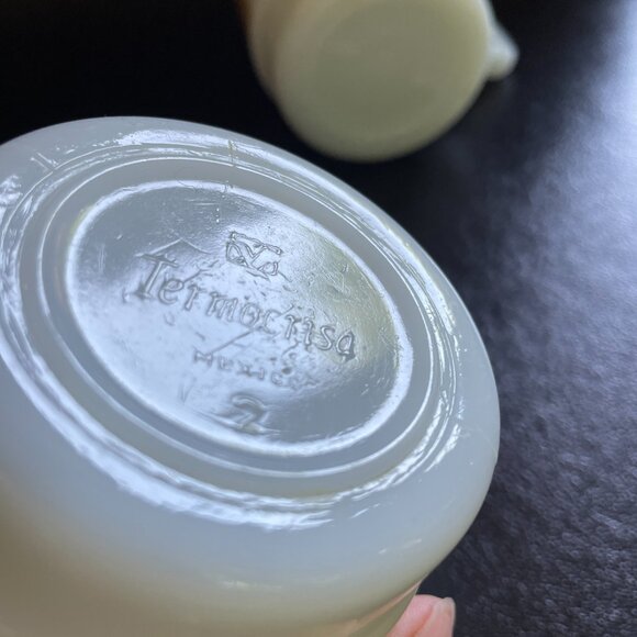 2 Vintage 70s Stackable Milkglass Mugs-Anchor Hocking and Termocrisa - Picture 4 of 7